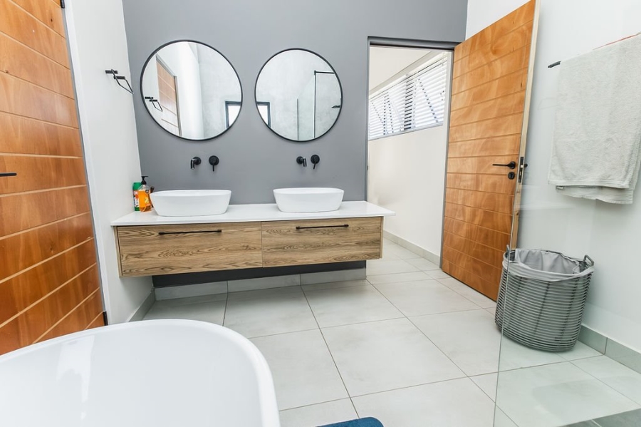 4 Bedroom Property for Sale in Woodland Hills Bergendal Free State